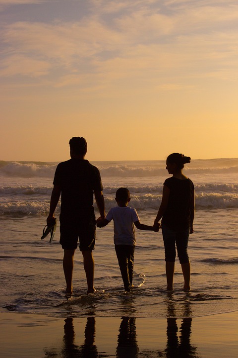 familia en la playa