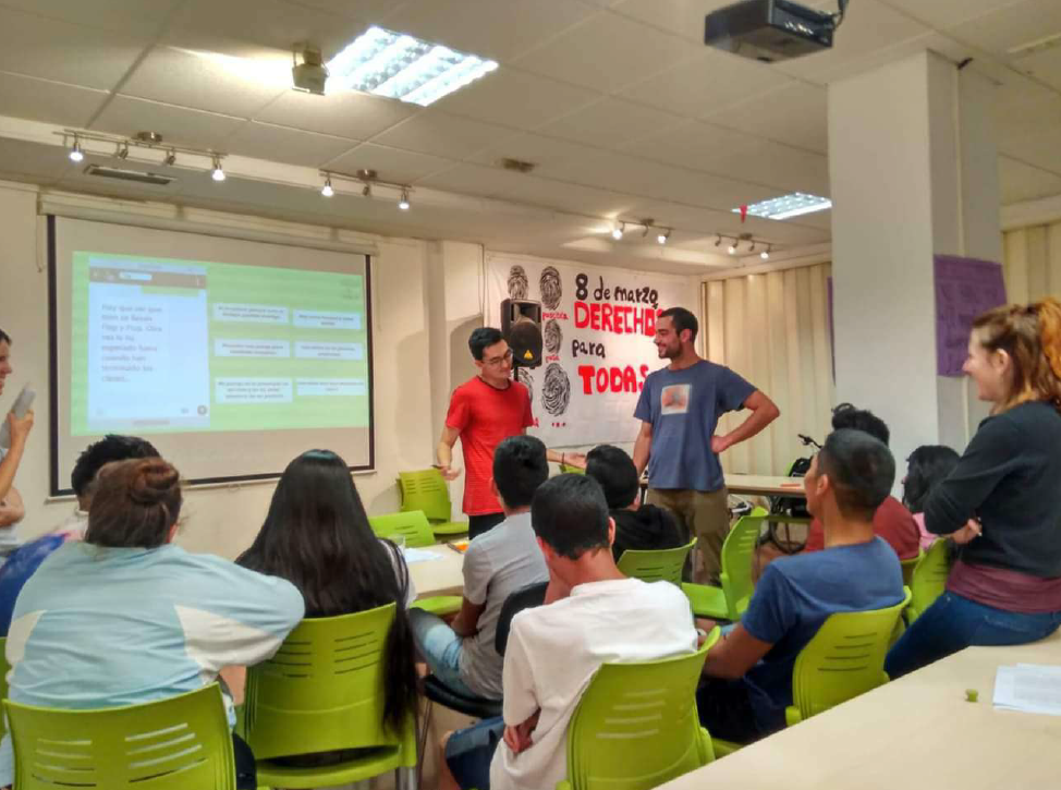 aula en la que se imparten las clases de apoyo escolar