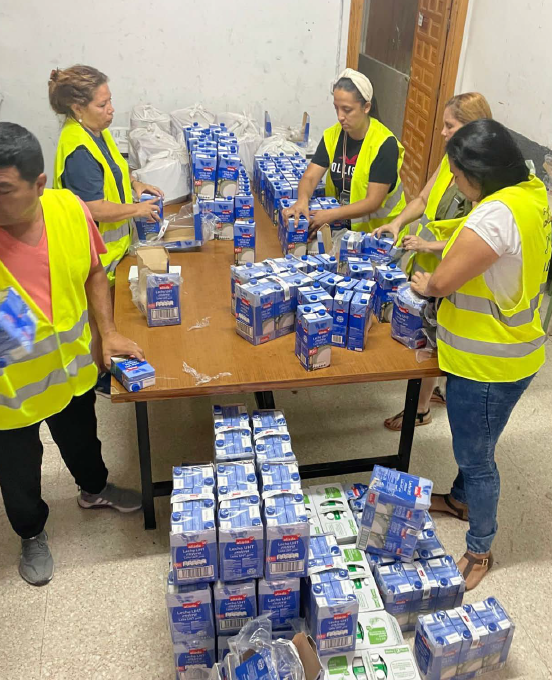 Voluntarios en comedor